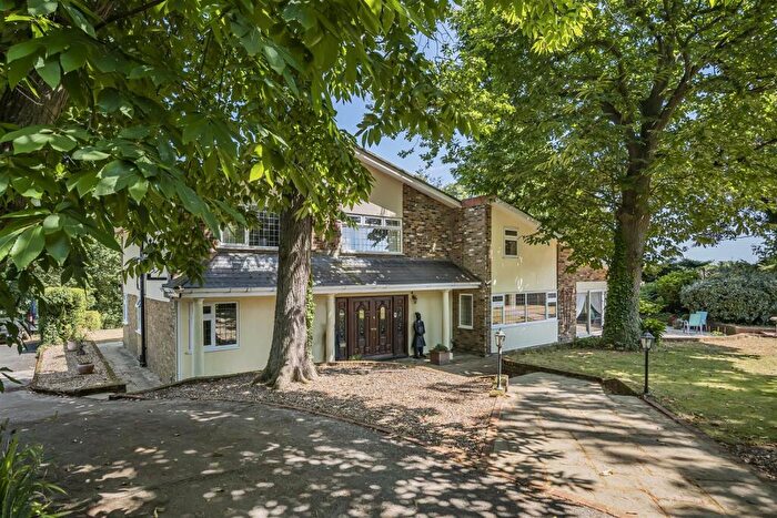 5 Bedroom Detached House For Sale In Thundridge - Detached Family Home In . Acre Plot, SG12