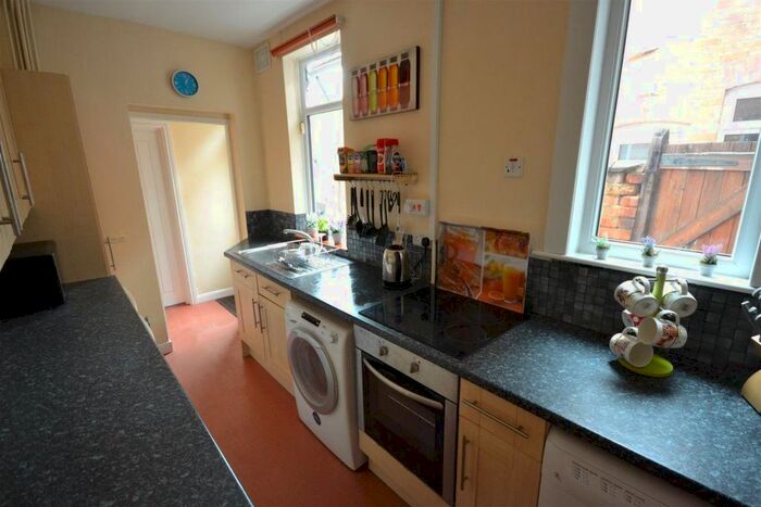 4 Bedroom Property To Rent In Bulwer Road, Leicester, LE2