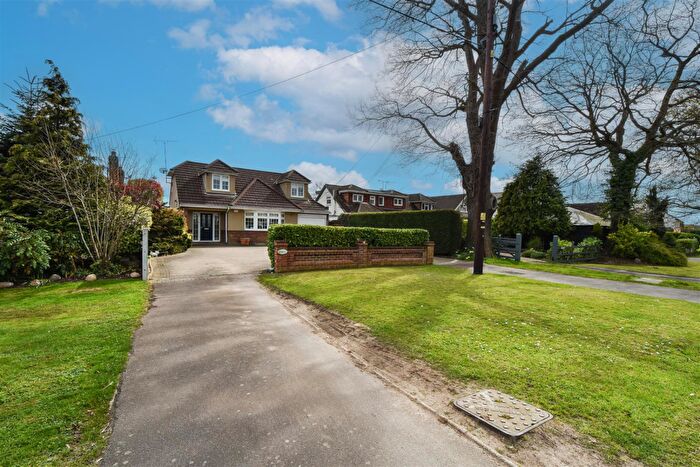 4 Bedroom Detached House For Sale In Hook End Road, Hook End, Brentwood, CM15