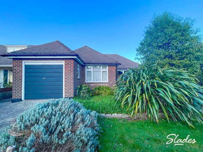 3 Bedroom Bungalow To Rent In Harewood Avenue, Bournemouth, Dorset, BH7
