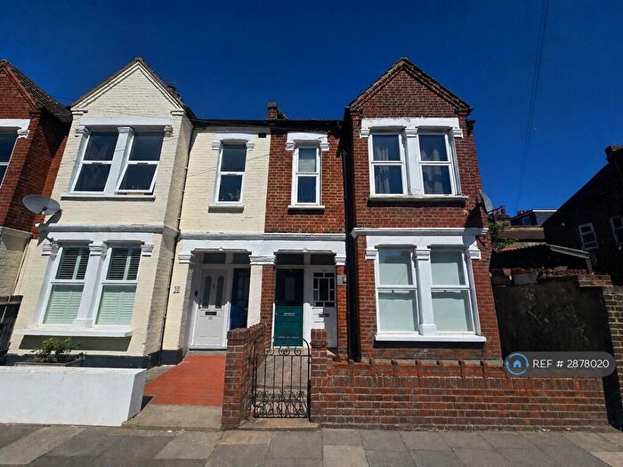 2 Bedroom Flat To Rent In Inglemere Road, Mitcham, CR4