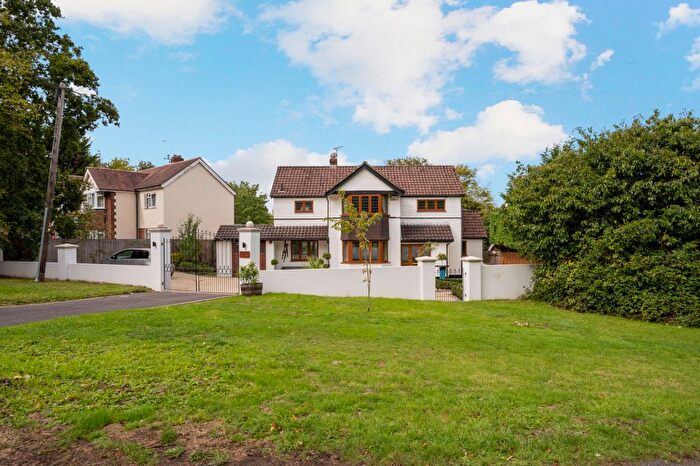 4 Bedroom Detached House For Sale In Woodstock Lane North, Long Ditton, Surbiton, Surrey, KT6