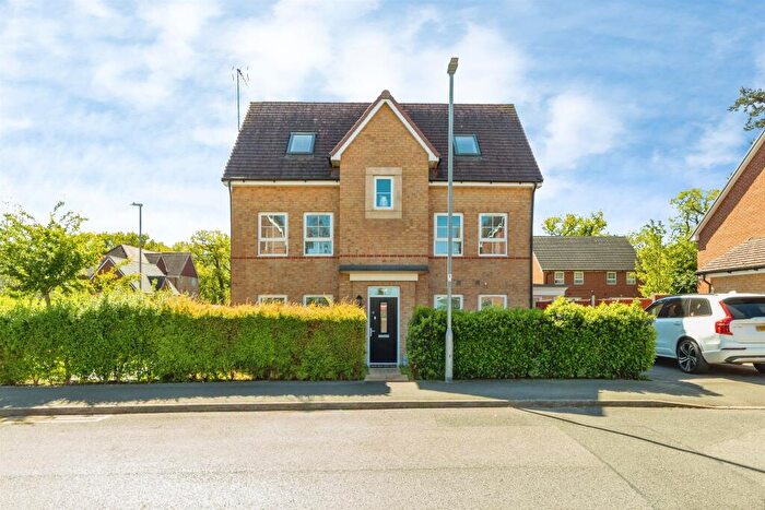 4 Bedroom End Of Terrace House For Sale In Peregrine Way, Hatfield, AL10