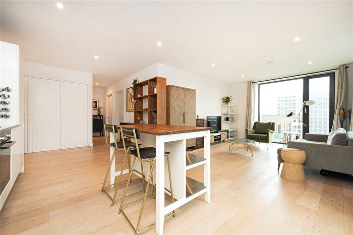 2 Bedroom Flat To Rent In John Cabot House, Clipper Street, Royal Wharf, London, E16