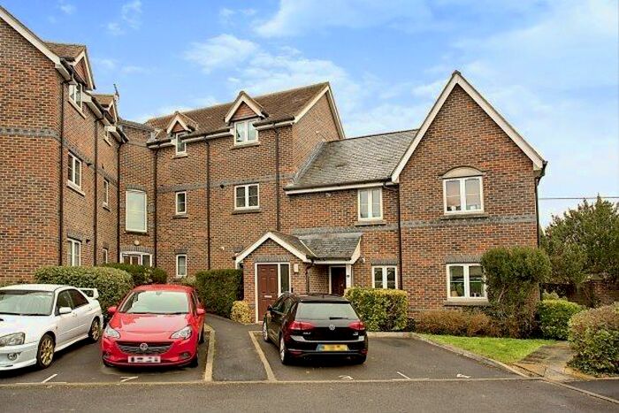 2 Bedroom Flat To Rent In Allbrook Hill, Eastleigh, SO50