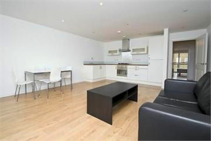 2 Bedroom Flat To Rent In Shore Road, Victoria Park, Bethnal Green, London Fields, Hackney, London, E9
