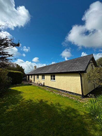 4 Bedroom Bungalow To Rent In Congl Cae, Botwnnog, Pwllheli, LL53