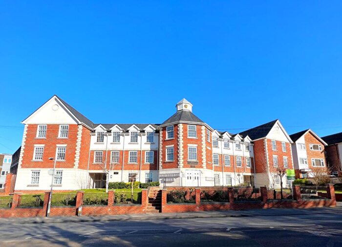 2 Bedroom Flat To Rent In The Trinity, Rayleigh, Essex, SS6