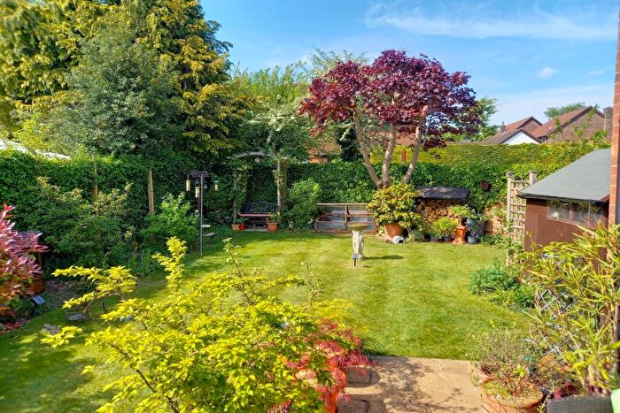 4 Bedroom Link Detached House For Sale In South Wonston, SO21