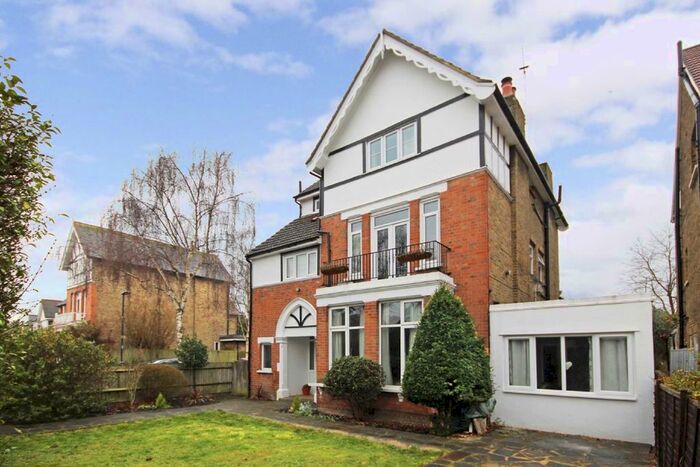 1 Bedroom Flat To Rent In Wellington Road, Hampton Hill, Hampton TW12