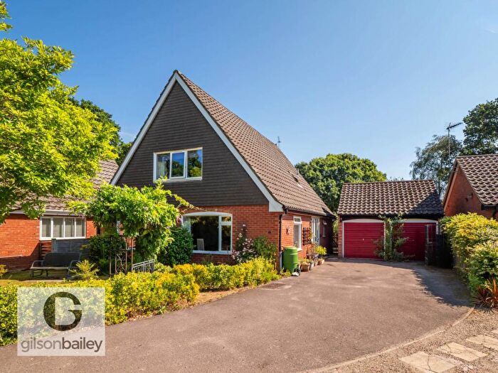 4 Bedroom Chalet For Sale In Warren Green, Salhouse, NR13