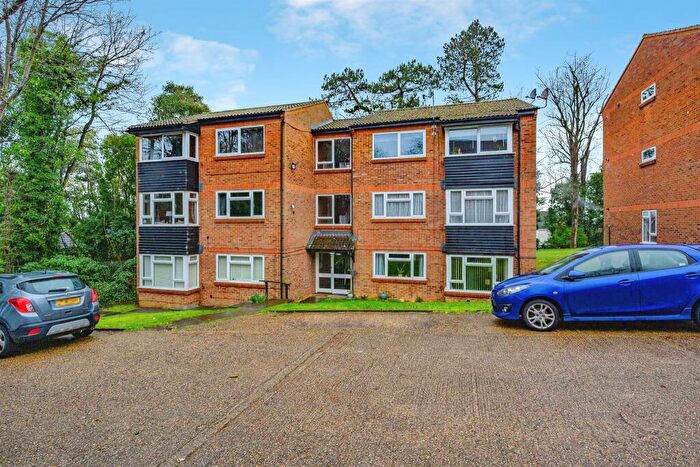 2 Bedroom Flat For Sale In Allandale, Hemel Hempstead, HP2