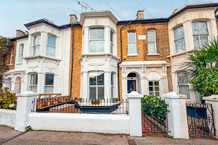 4 Bedroom Terraced House For Sale In Avenue Road, Westcliff-on-Sea, SS0