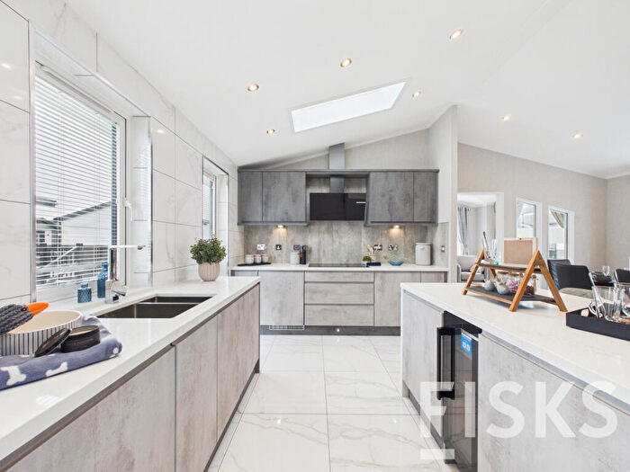 2 Bedroom Park Home For Sale In Oyster Drive, Canvey Island, SS8