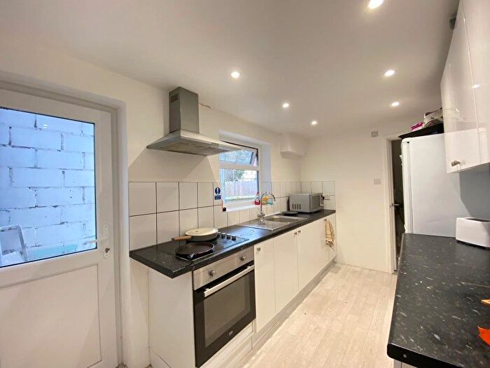 5 Bedroom Property To Rent In Saunders Street, Gillingham, Kent, ME7