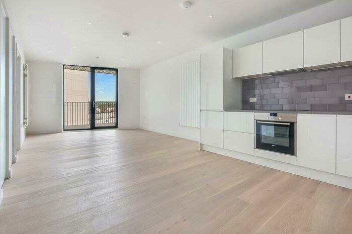 1 Bedroom Apartment To Rent In Starboard Way, Royal Wharf, London, E16