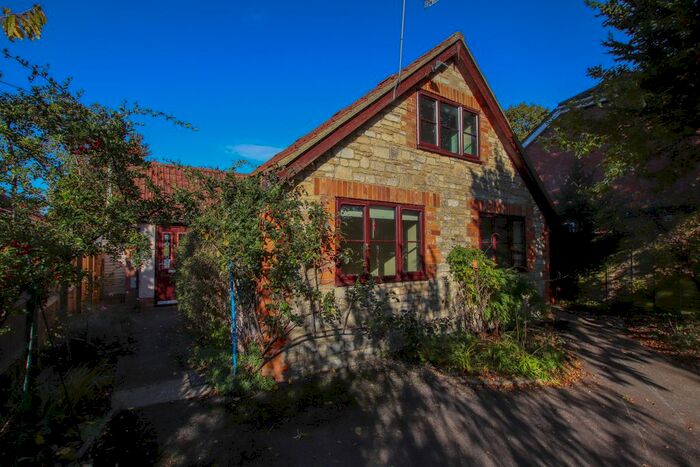 3 Bedroom Detached Bungalow To Rent In The Common, Beckerley Lane, Holt BA14