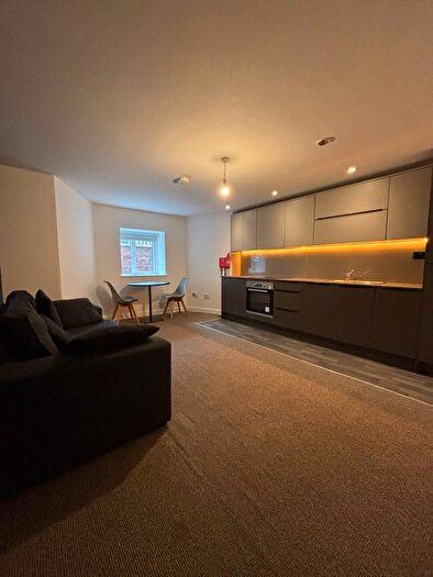1 Bedroom Flat To Rent In - Anson Road, M14