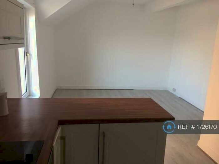 Studio To Rent In St. Michaels Road, Bournemouth, BH2