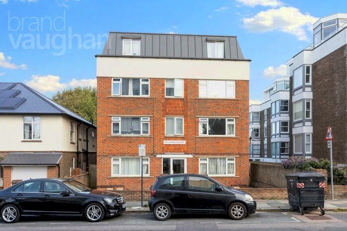 Flat To Rent In Lansdowne Road, Hove, East Sussex, BN3