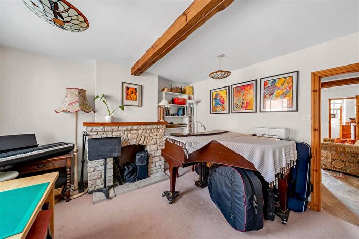 2 Bedroom House For Sale In High Street, Swanage, BH19 - Photo 6