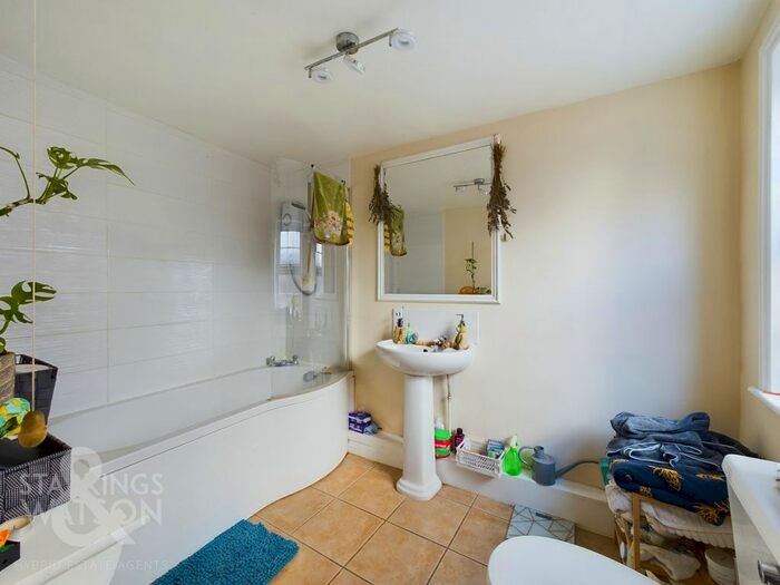 2 Bedroom Cottage For Sale In High Street, Attleborough, NR17