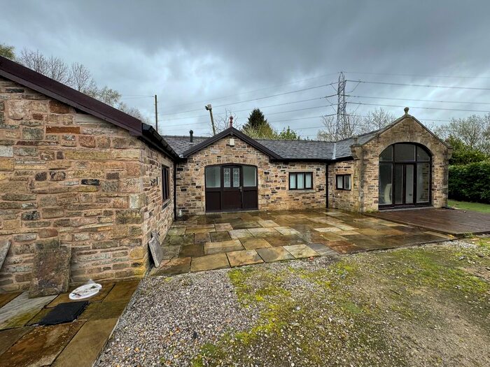 3 Bedroom Detached Bungalow To Rent In Ladyshore Road, Little Lever, Bolton, BL3