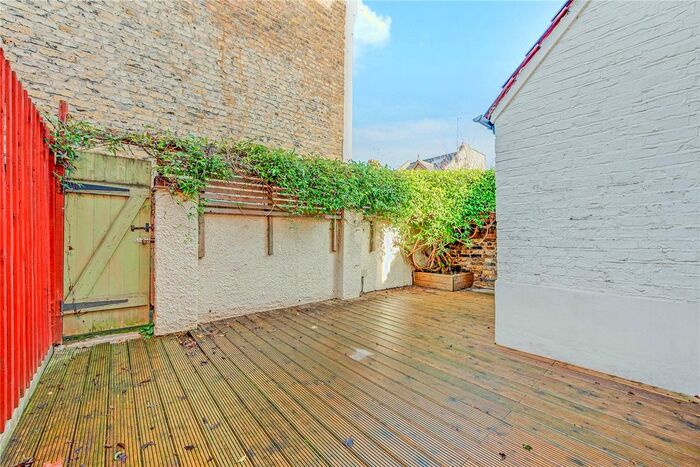 2 Bedroom Flat To Rent In Colehill Lane, London, SW6