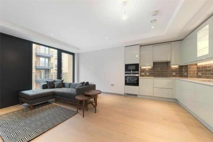 1 Bedroom Flat To Rent In Drapers Yard, Wandsworth, London, SW18