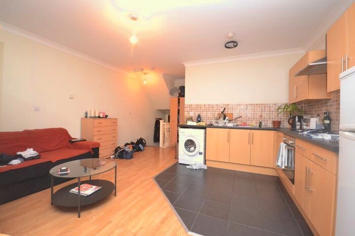 Studio To Rent In Hoe Street, London E17