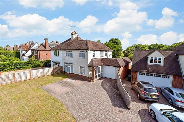 4 Bedroom Semi-Detached House For Sale In Maidstone Road, Ashford, Kent, TN25