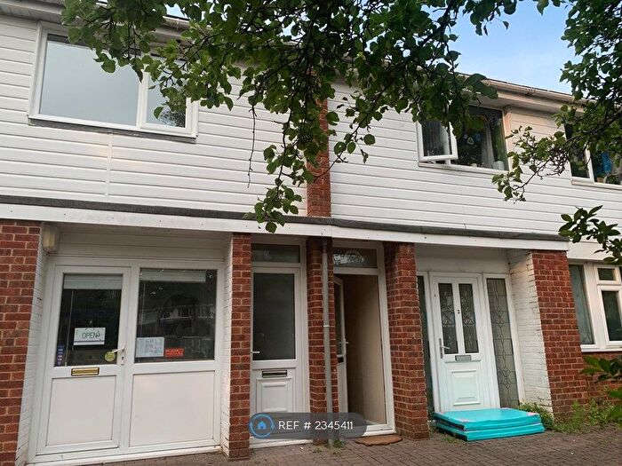 2 Bedroom Maisonette To Rent In South Lake Parade, Woodley, Reading, RG5