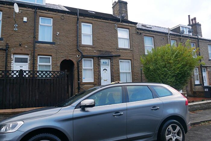3 Bedroom Terraced House To Rent In Corby Street, Birkby, Huddersfield, HD2