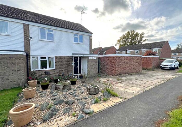 3 Bedroom End Of Terrace House For Sale In Timber Mill, Horsham, RH13