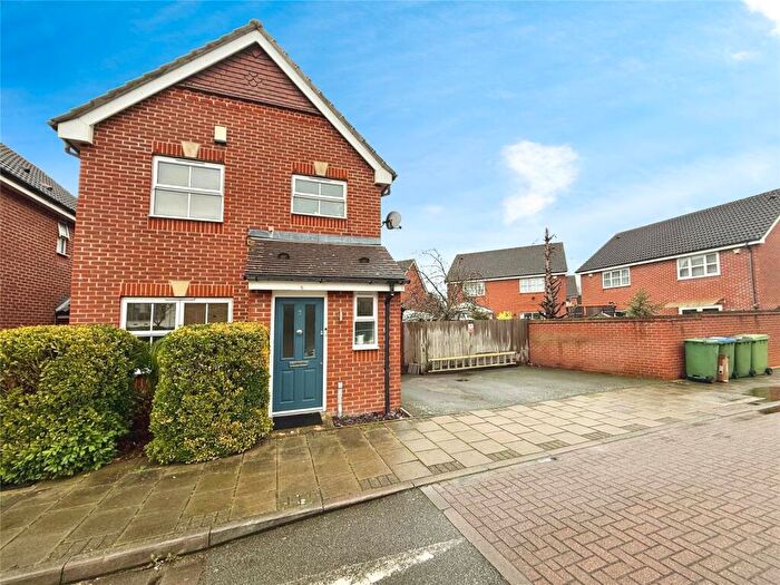 3 Bedroom Link Detached House For Sale In Kentlea Road, London, SE28