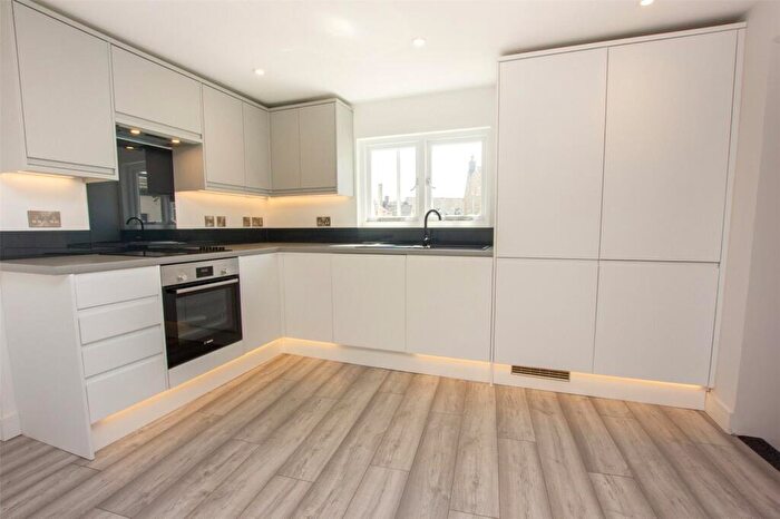 1 Bedroom Apartment To Rent In High Street, Witney, OX28