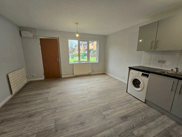 1 Bedroom Flat To Rent In Haldane Road, London, SE28