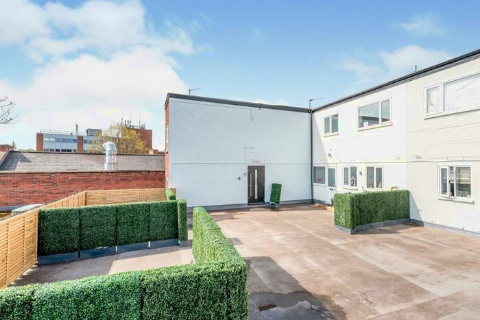 1 Bedroom Apartment To Rent In Birmingham Road, Sutton Coldfield, B72