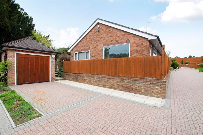 3 Bedroom Detached Bungalow For Sale In Wellhurst Close, Orpington, BR6