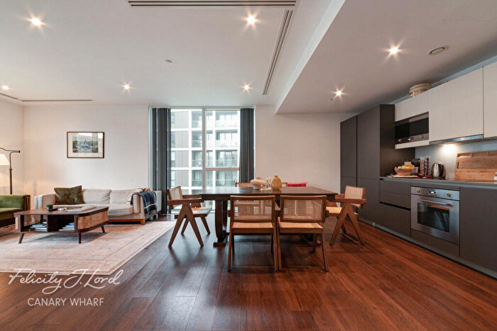 1 Bedroom Apartment For Sale In Maine Tower, Harbour Way, London, E14