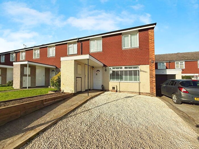 3 Bedroom End Terrace House For Sale In Russett Way, Swanley, BR8