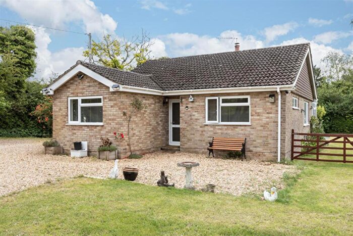 3 Bedroom Detached Bungalow For Sale In Weyhill, SP11