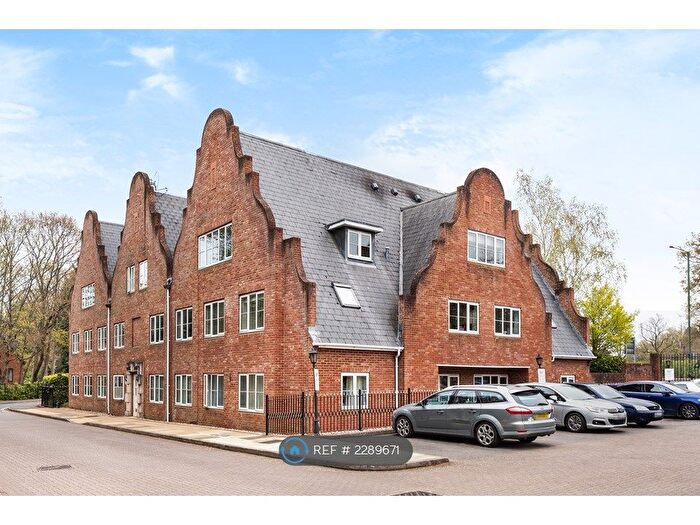 1 Bedroom Flat To Rent In Paddock House, Ascot, SL5