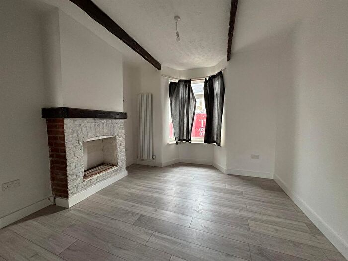 4 Bedroom Property To Rent In Buckingham Road, Ilford, IG1