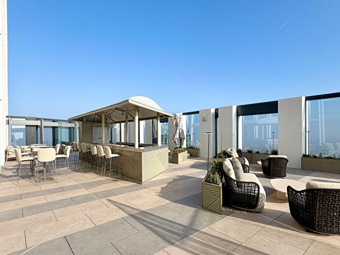 3 Bedroom Flat To Rent In River Park Tower, Nine Elms Lane, London, SW8