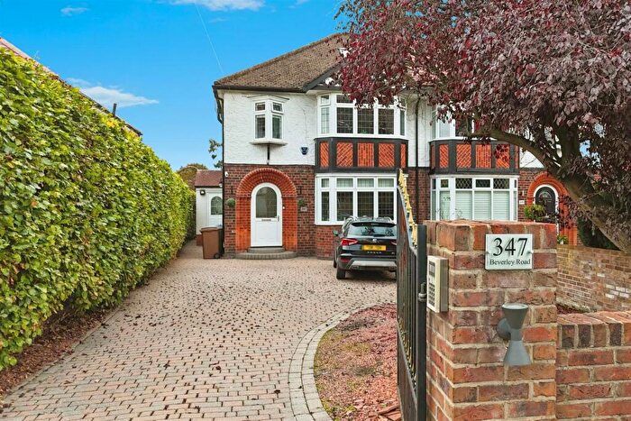 3 Bedroom Semi-Detached House For Sale In Beverley Road, Anlaby, Hull, HU10