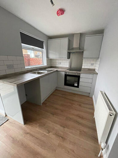 3 Bedroom Semi-Detached House To Rent In Clarondale, Sutton Park, Hull, HU7