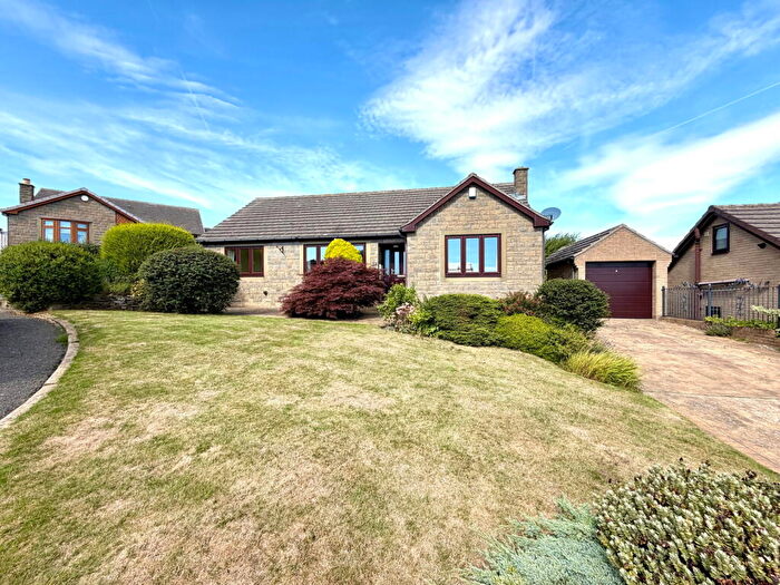 3 Bedroom Detached House For Sale In Hillside Close, Hoylandswaine, Sheffield, S36