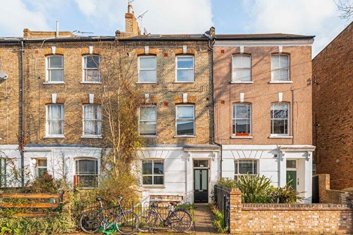 2 Bedroom Flat To Rent In Regina Road, London, N4