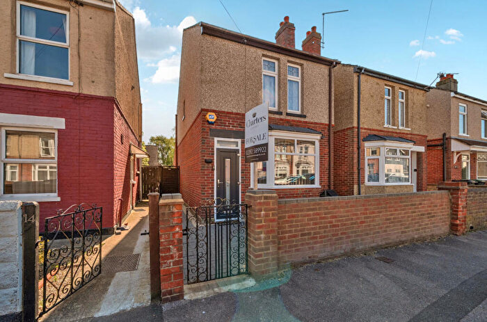 2 Bedroom Detached House For Sale In Dorrien Road, Gosport, Hampshire, PO12